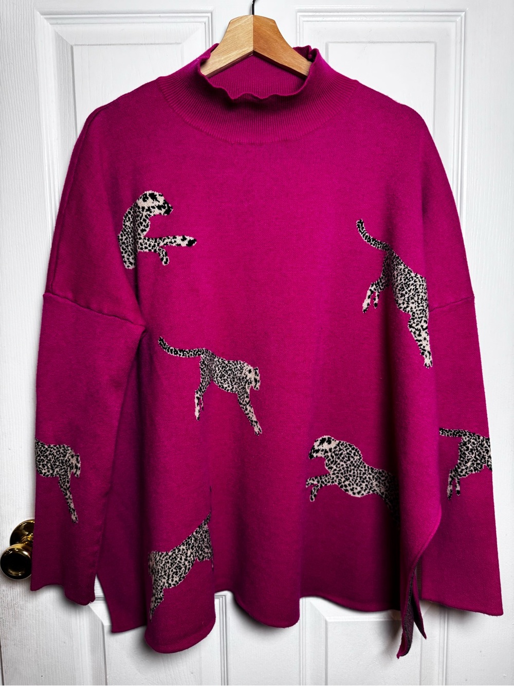 Entro Magenta Leopard Cheetah Animal Print Oversized Sweater Medium